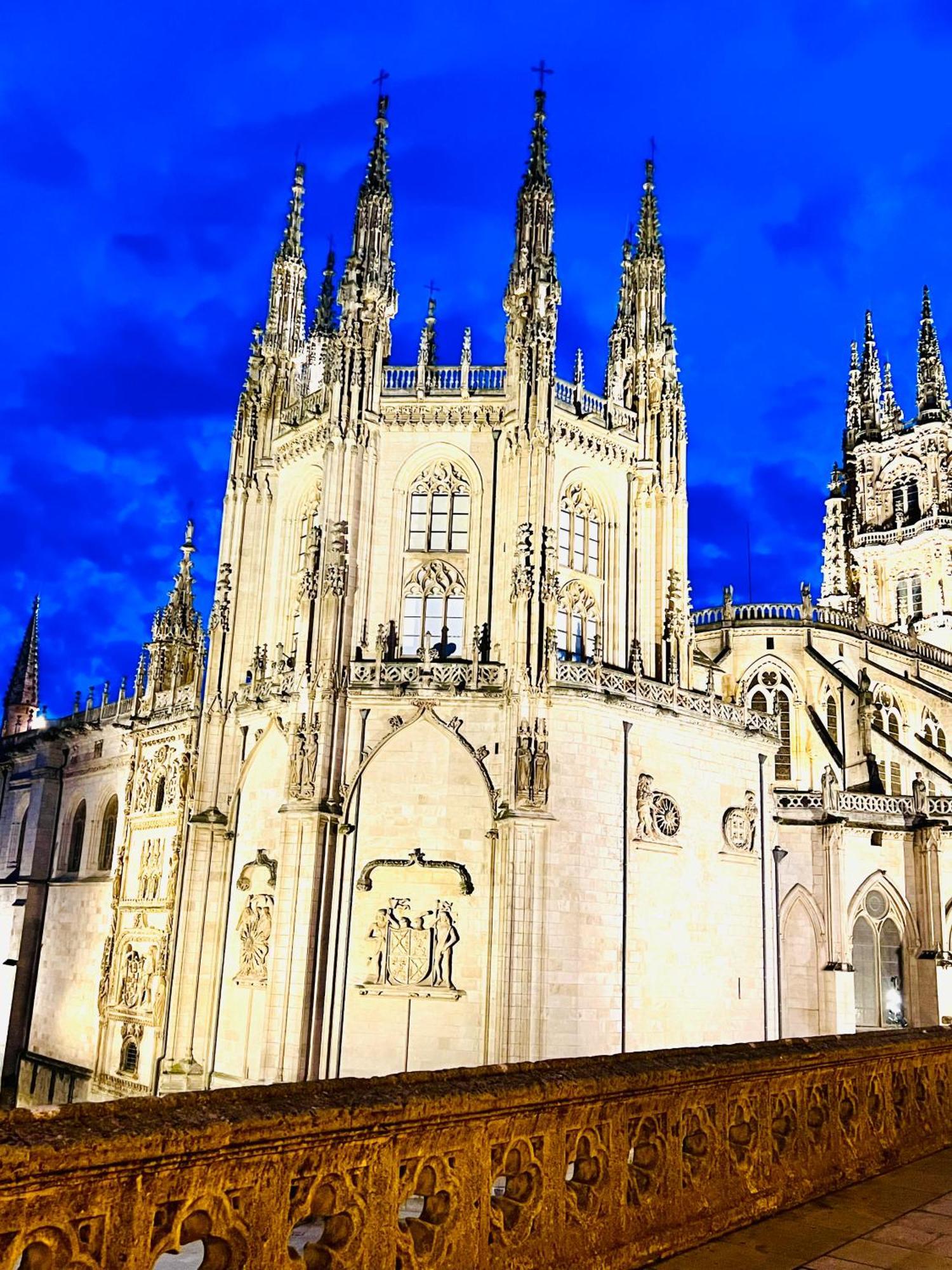 El Capricho De Claudia_ Apartamentos Burgos Catedral 외부 사진